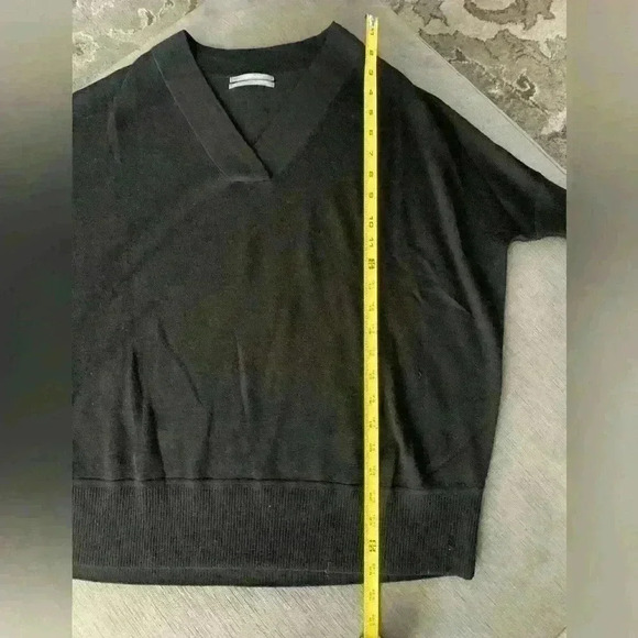 Anthropologie. Lack oversized V-Neck light sweater size XS - Picture 9 of 9